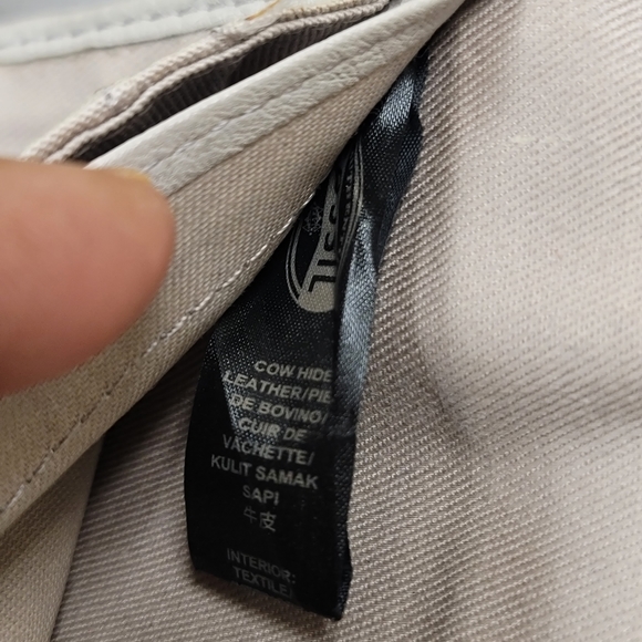 Fossil Clutch Leather Wallet. Gray w/brown strap - Picture 2 of 16